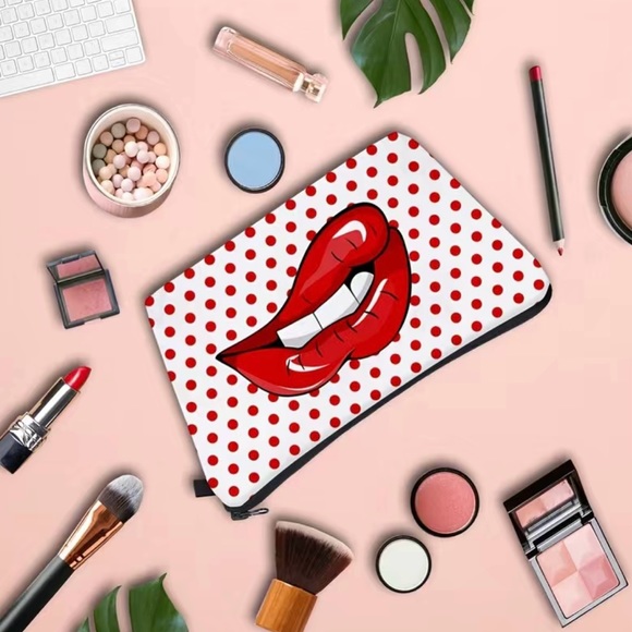 Red Lips Print Cosmetics Zipper Pouch- New - Picture 4 of 9